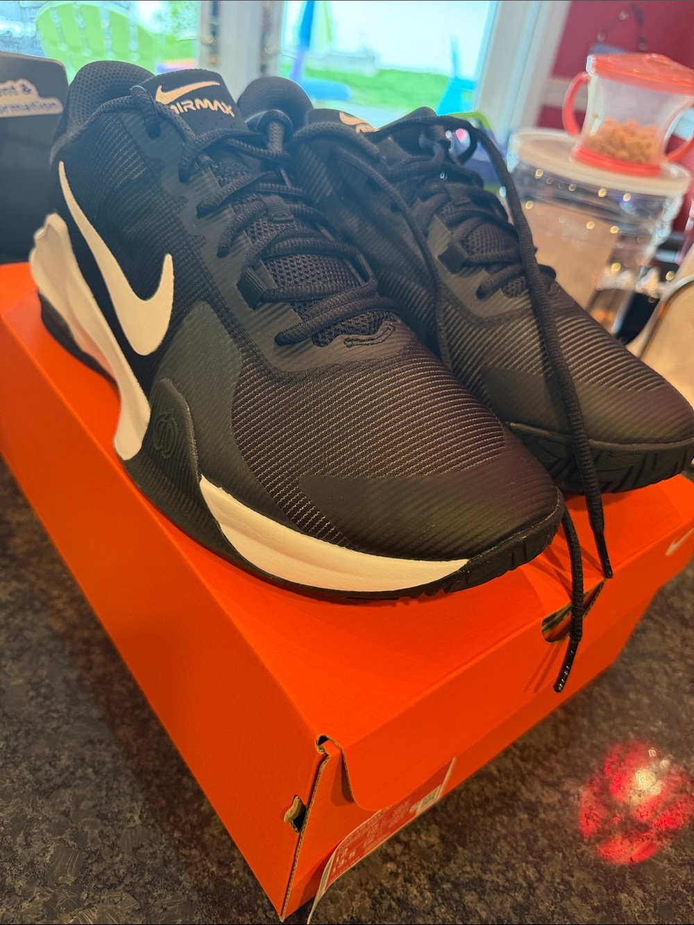 Nike Men’s Airmax impact 4 black and White Athletic Trainers